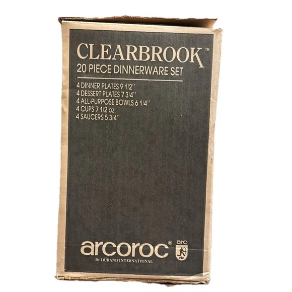 Elegant Clear Glass Dinnerware Set - Picture 4 of 4